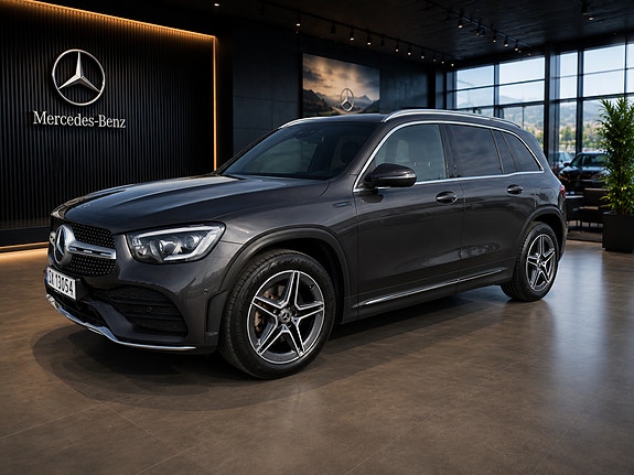 Mercedes-Benz GLC300 e 2 of 30