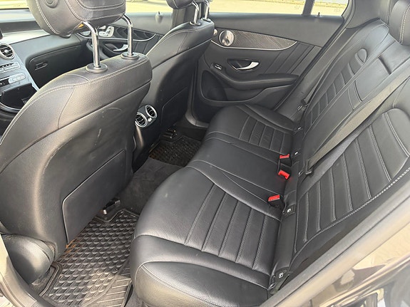 Mercedes-Benz GLC300 e 10 of 30