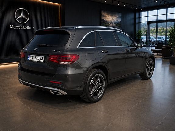 Mercedes-Benz GLC300 e 4 of 30