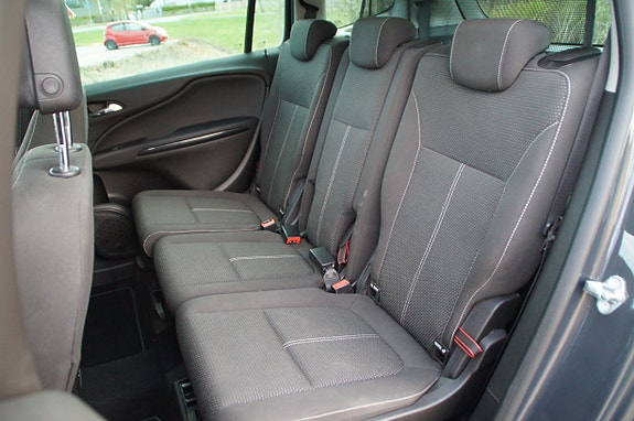 Opel Zafira Tourer 14 of 30