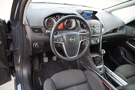 Opel Zafira Tourer 9 of 30
