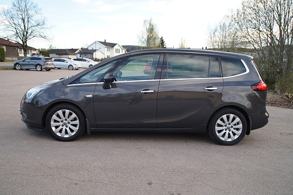 Opel Zafira Tourer 2 of 5