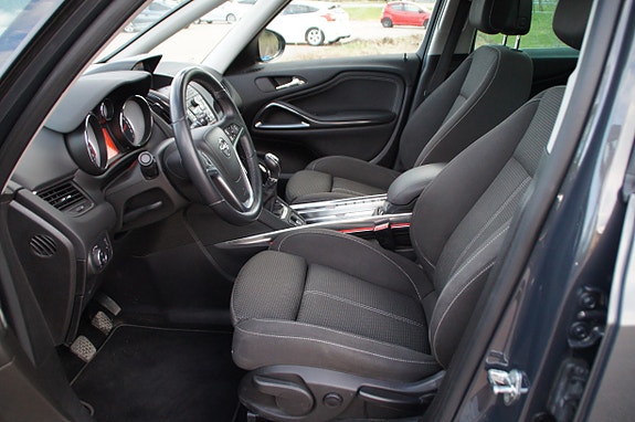 Opel Zafira Tourer 11 of 30