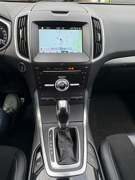 Ford S-MAX 8 of 19