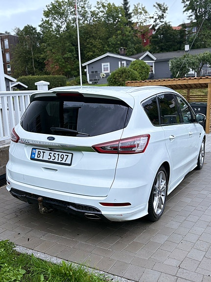 Ford S-MAX 3 of 19
