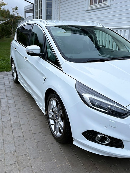Ford S-MAX 2 of 19