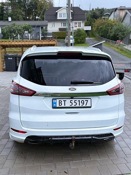 Ford S-MAX 4 of 19