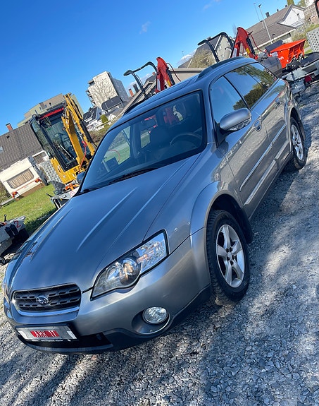 Subaru Legacy 5 of 5