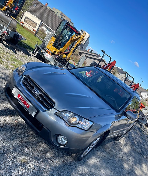 Subaru Legacy 4 of 5