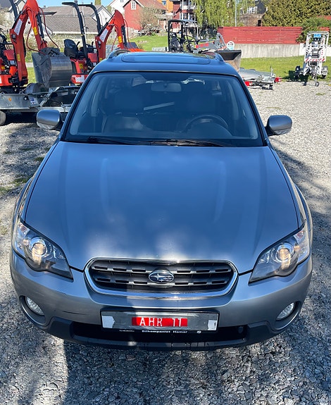 Subaru Legacy 3 of 5