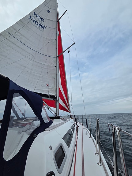 Nydelig Jeanneau Sun Odyssey 42i P leies ut 3 of 16