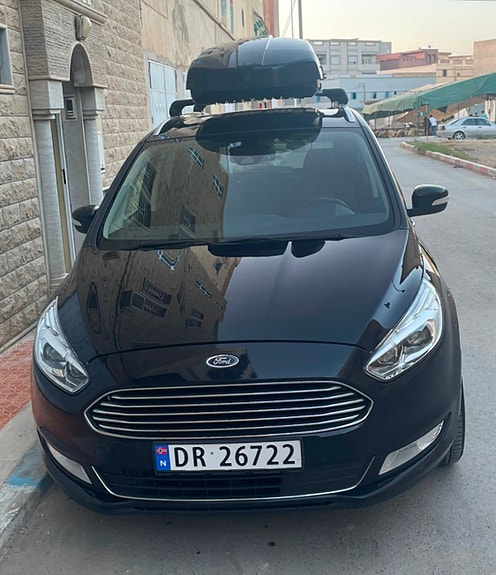 Ford Galaxy 2 of 5