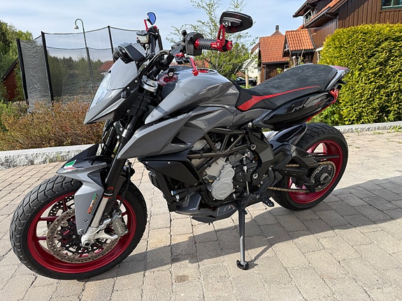 MV Agusta Rivale 800