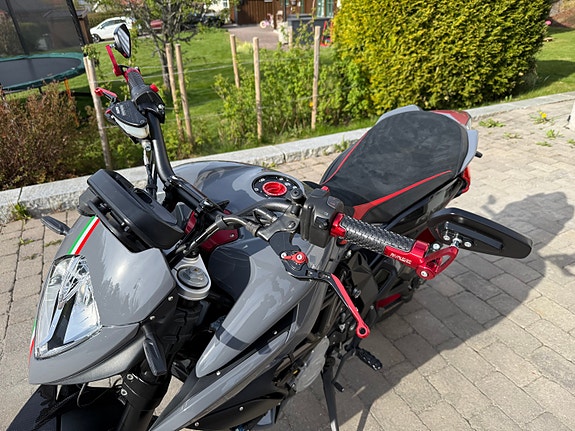 MV Agusta Rivale 800 3 of 5