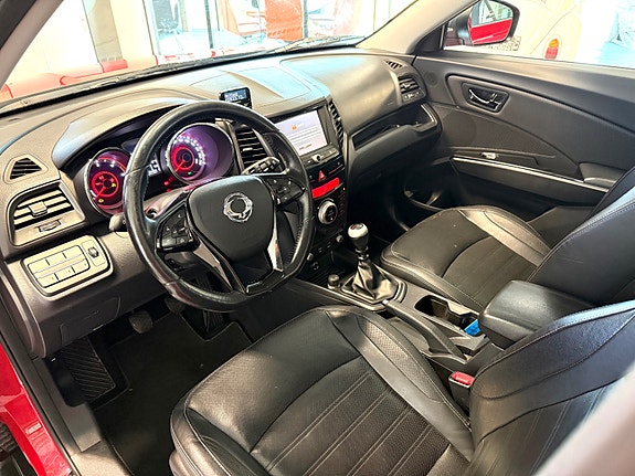 SsangYong XLV 12 of 15