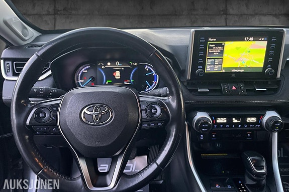 Toyota RAV4 16 of 30