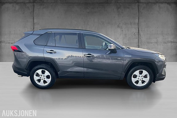 Toyota RAV4 4 of 30