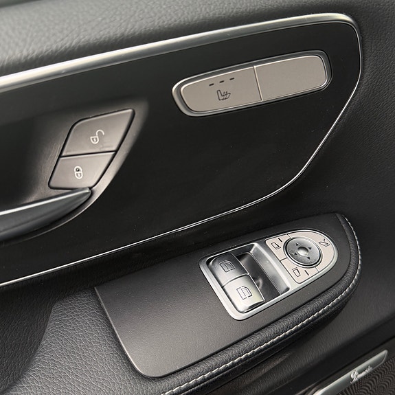 Mercedes-Benz V300 d 6 of 30