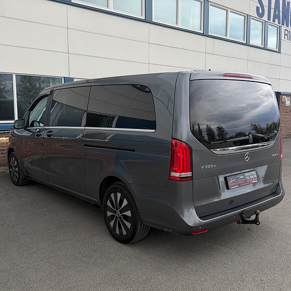 Mercedes-Benz V300 d 29 of 30
