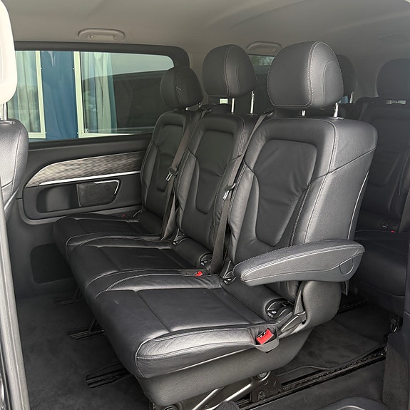 Mercedes-Benz V300 d 13 of 30