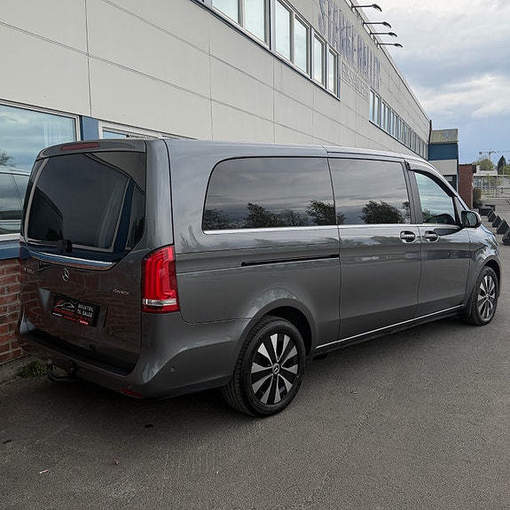 Mercedes-Benz V300 d 19 of 30