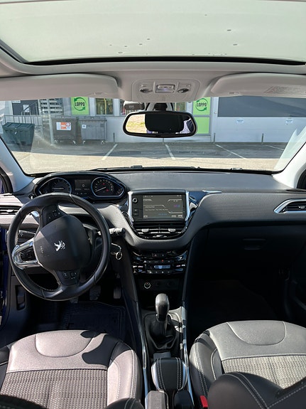 Peugeot 2008 14 of 16