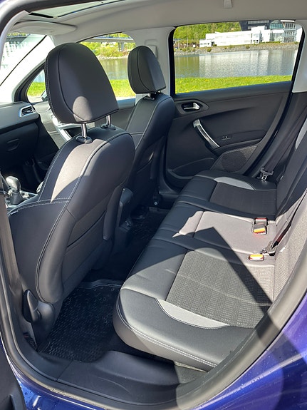 Peugeot 2008 15 of 16