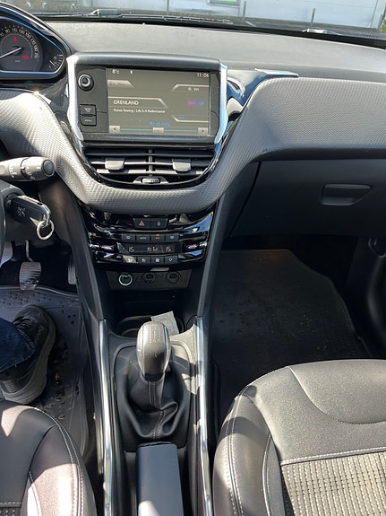 Peugeot 2008 13 of 16