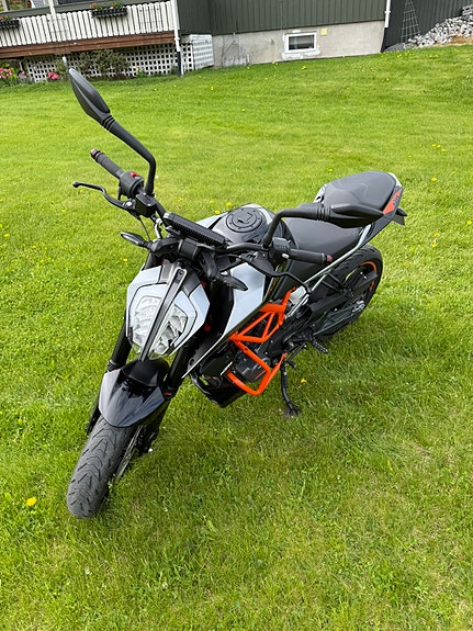 KTM 125 Duke 17 of 21