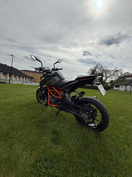 KTM 125 Duke 16 of 21