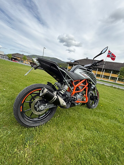 KTM 125 Duke 13 of 21