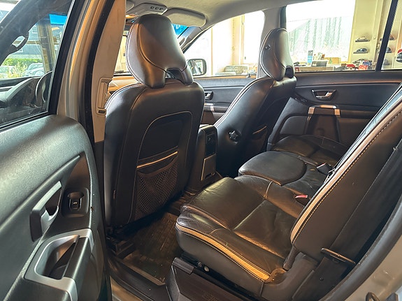 Volvo XC90 9 of 16