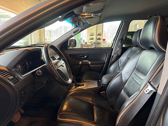 Volvo XC90 8 of 16