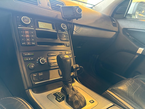 Volvo XC90 13 of 16