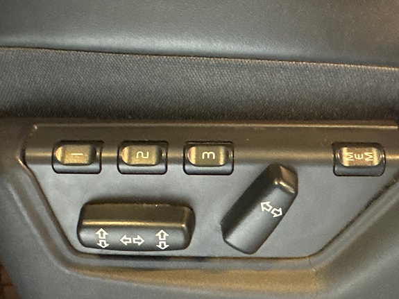 Volvo XC90 15 of 16