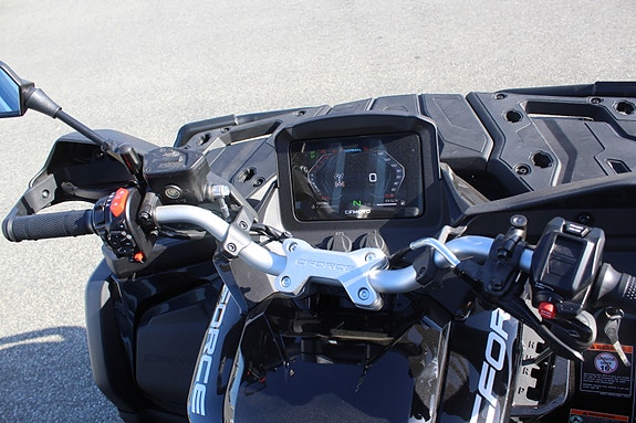 CFMOTO CFORCE 1000 Touring 9 of 15