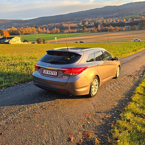 Hyundai i40 3 of 5