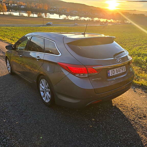 Hyundai i40 4 of 5