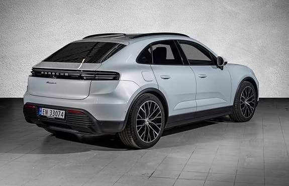 Porsche Macan 5 of 5