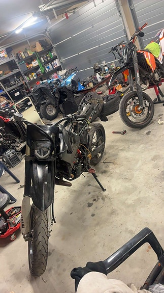 Yamaha DT 125 X 4 of 8