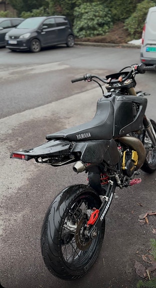Yamaha DT 125 X 2 of 8