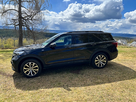 Ford Explorer 7 of 30