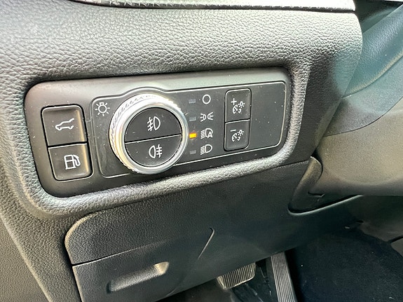 Ford Explorer 28 of 30