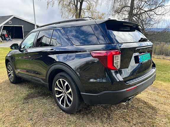 Ford Explorer 12 of 30