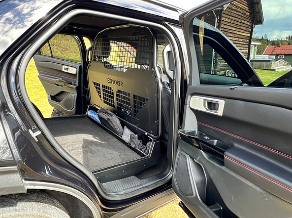 Ford Explorer 19 of 30