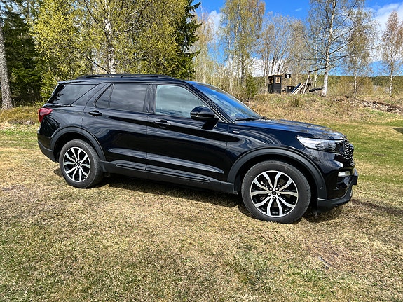 Ford Explorer 9 of 30