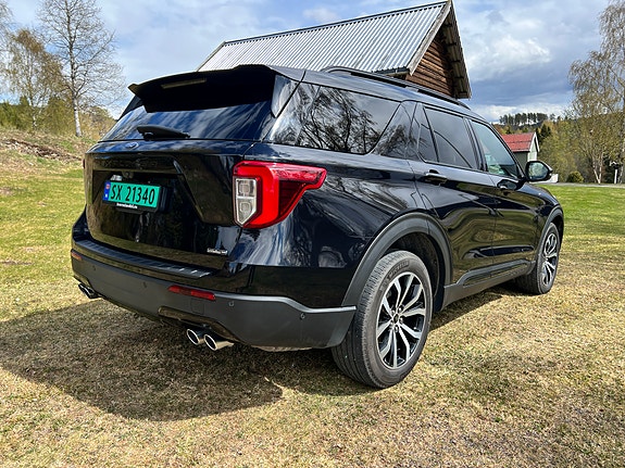 Ford Explorer 11 of 30