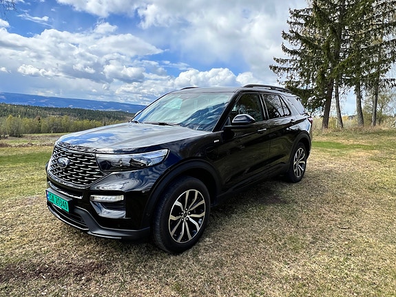 Ford Explorer 21 of 30