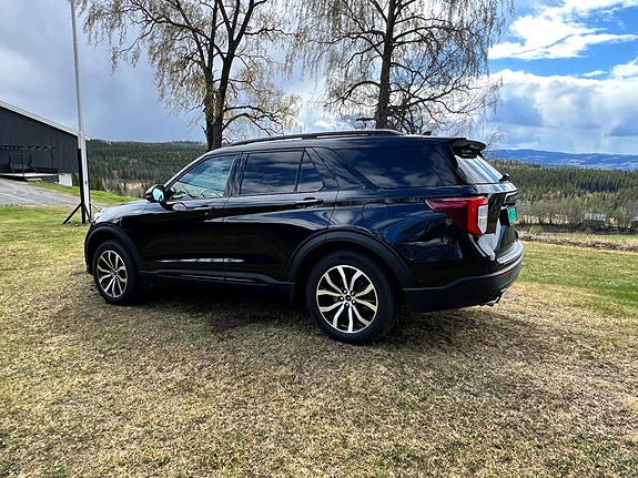 Ford Explorer 17 of 30