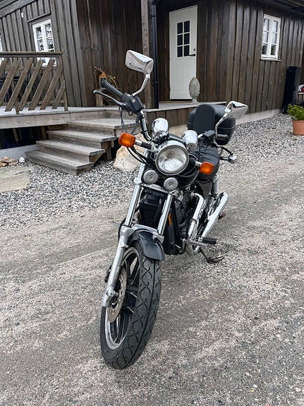 Honda VT 700 Shadow 2 of 5